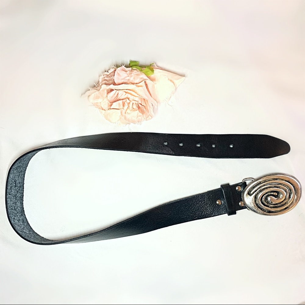 ❌SOLD ❌ Vintage Black Leather Belt Silver Buckle - Picture 4 of 8